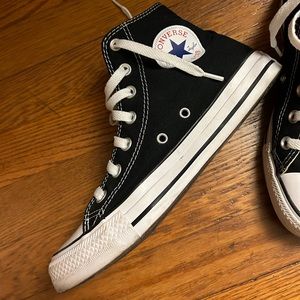 Black High Top Converse size 7.5